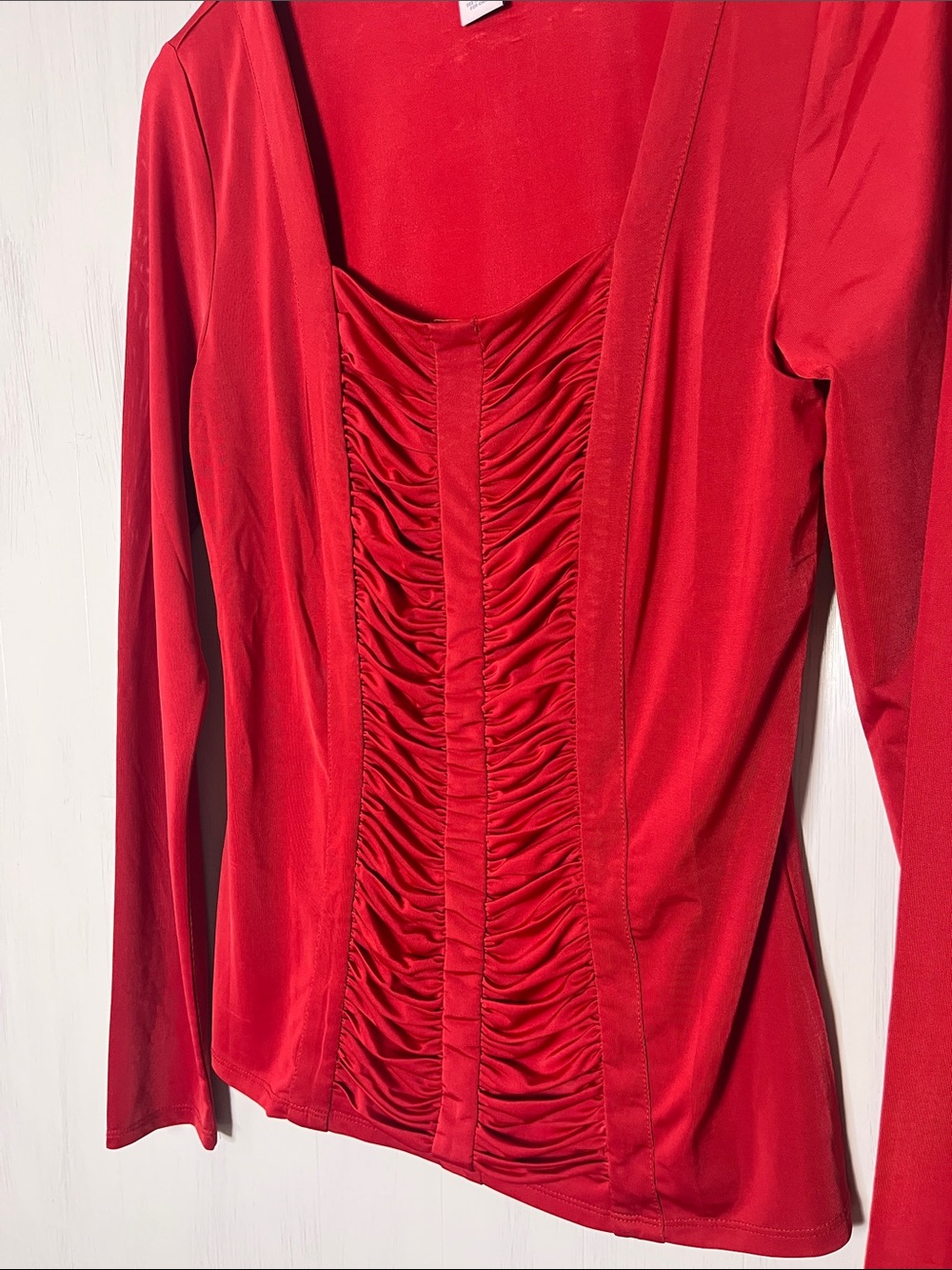 Carmen Marc Valvo Red Ruched Front Long Sleeve Blouse Size M - Picture 3 of 5